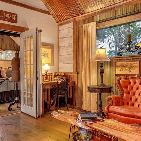 Pet-Friendly Wimberley Cabin With Fire Pit And Hot Tub 외부 사진
