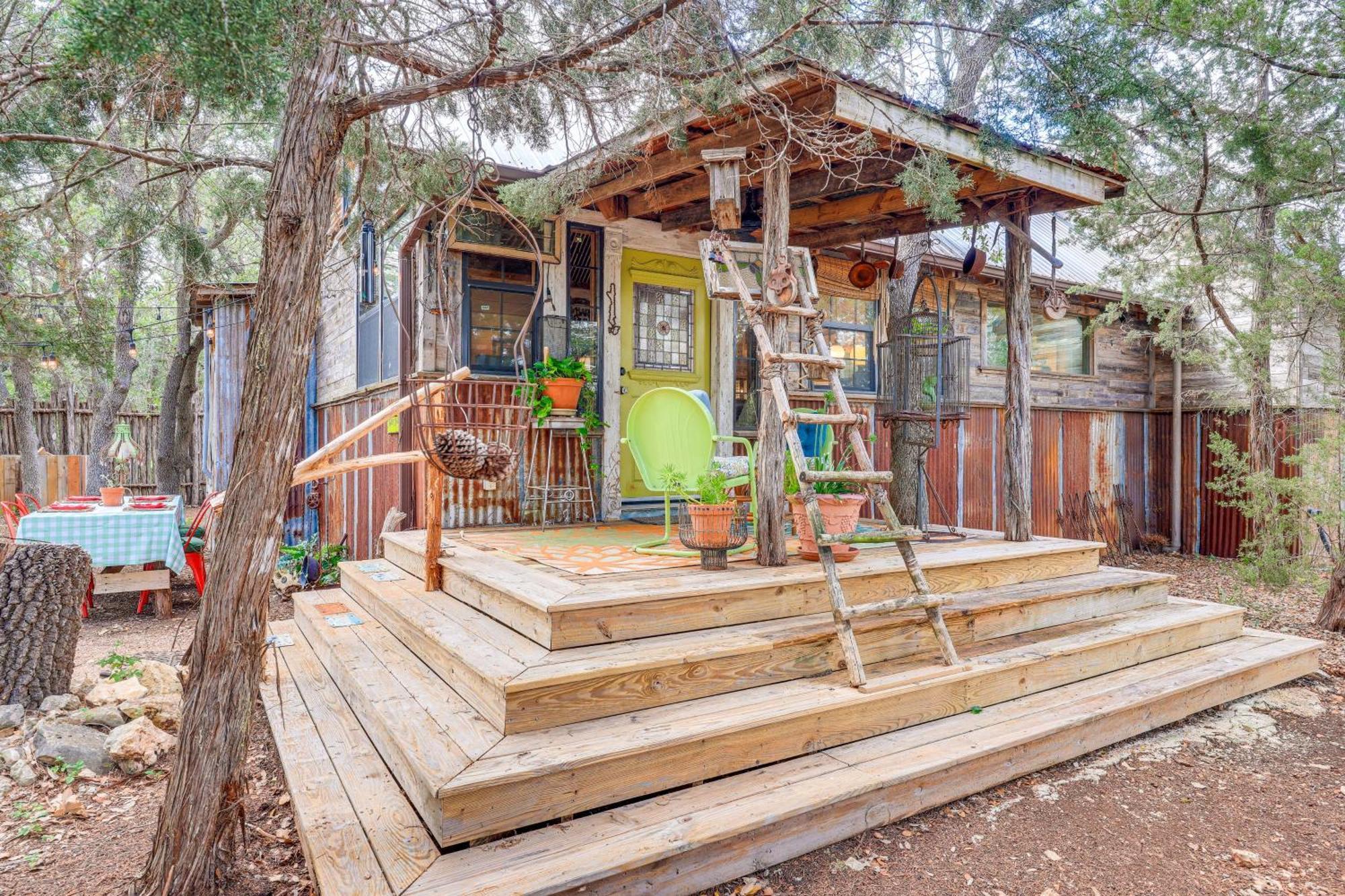 Pet-Friendly Wimberley Cabin With Fire Pit And Hot Tub 외부 사진