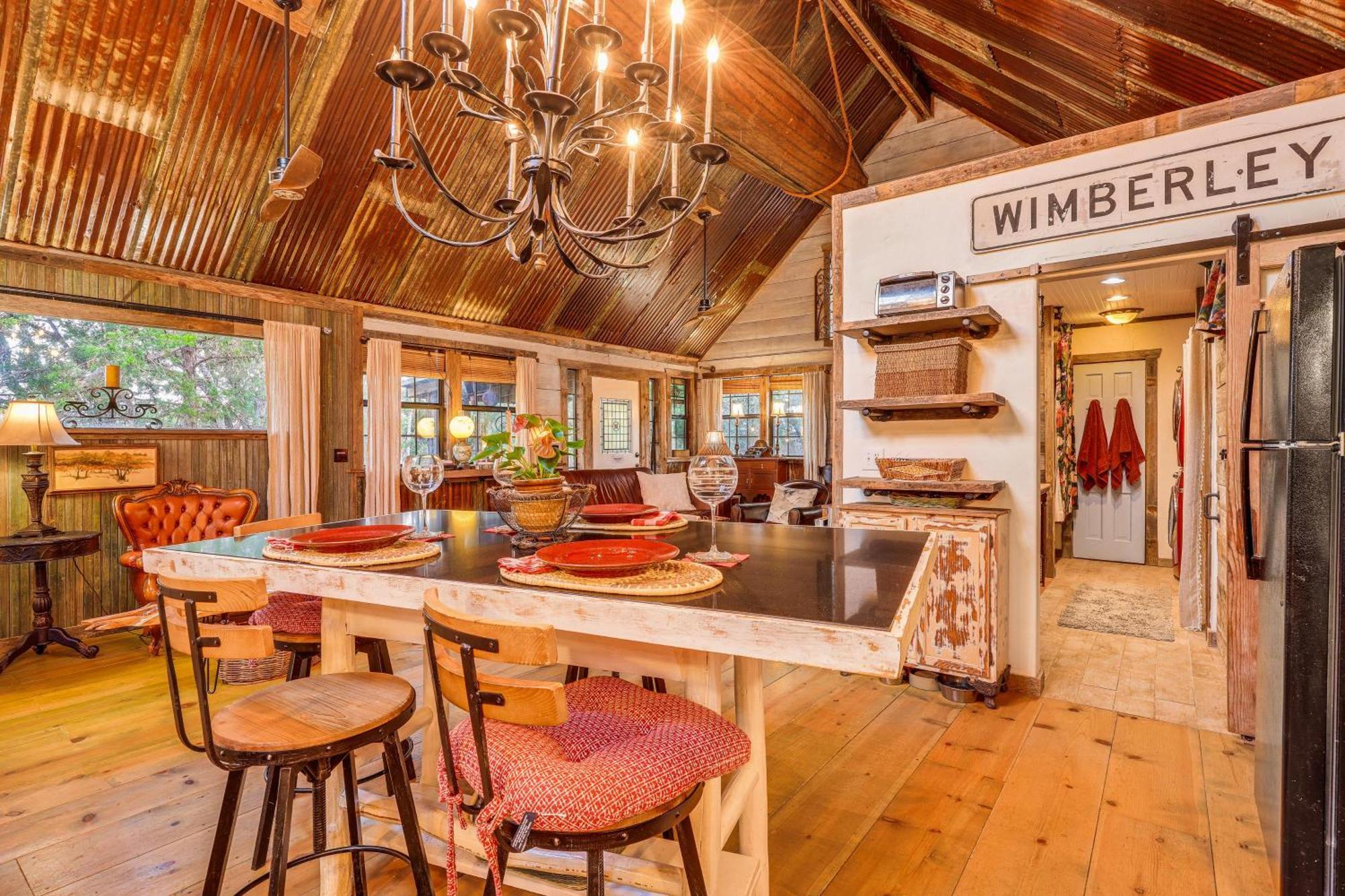 Pet-Friendly Wimberley Cabin With Fire Pit And Hot Tub 외부 사진