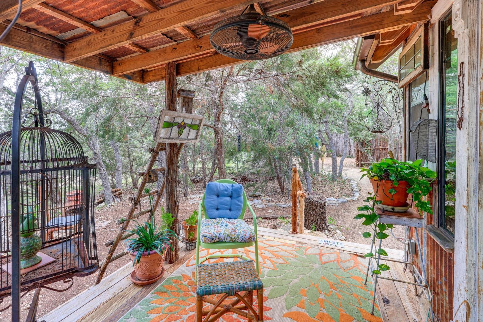 Pet-Friendly Wimberley Cabin With Fire Pit And Hot Tub 외부 사진