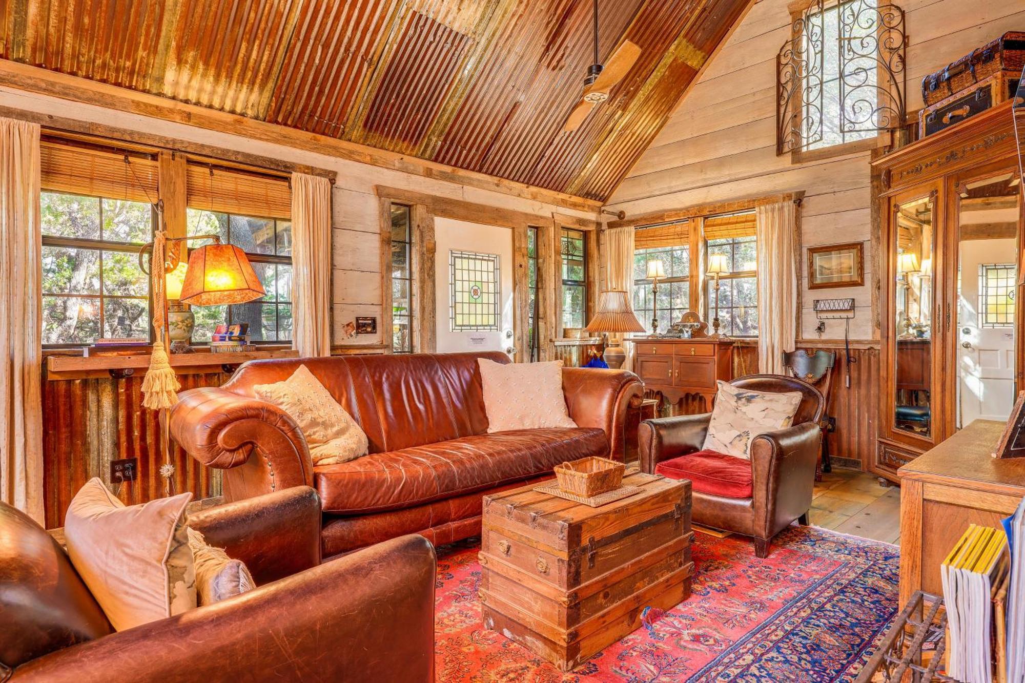 Pet-Friendly Wimberley Cabin With Fire Pit And Hot Tub 외부 사진