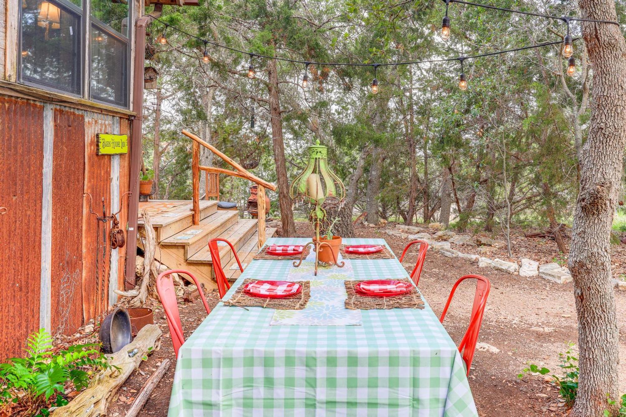 Pet-Friendly Wimberley Cabin With Fire Pit And Hot Tub 외부 사진