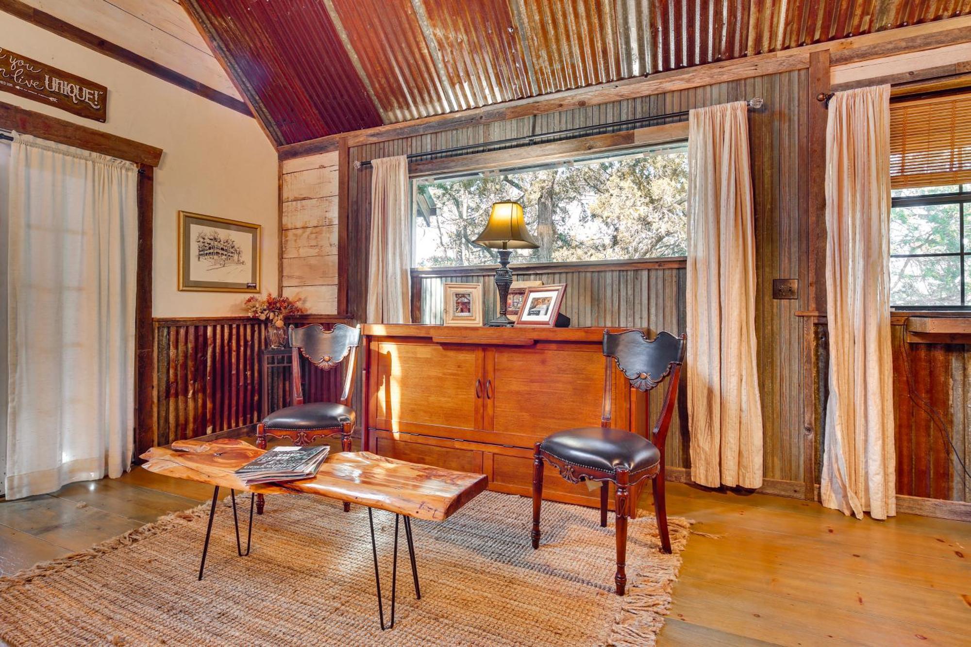 Pet-Friendly Wimberley Cabin With Fire Pit And Hot Tub 외부 사진